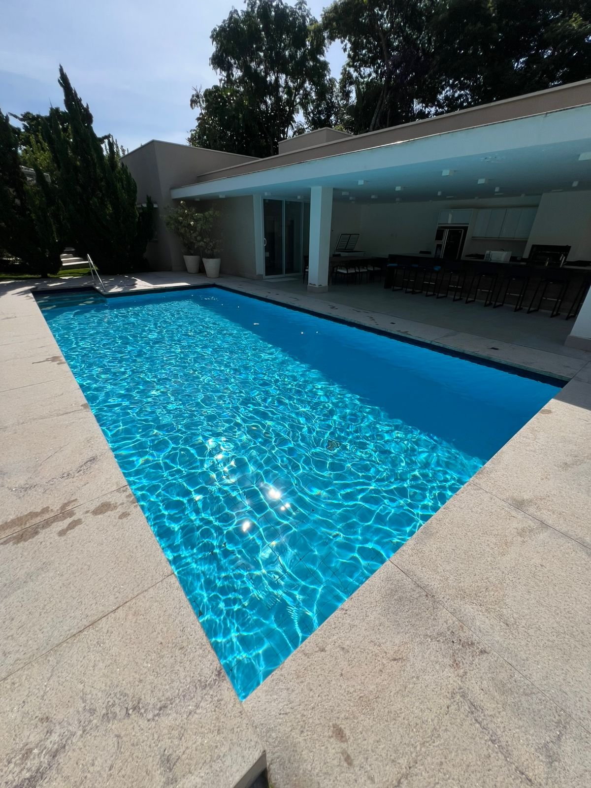 Piscina atendida pela Maremar